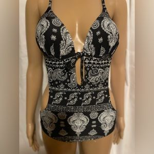 🛝Wet Seal Black and White Swimsuit Size 6🏖️